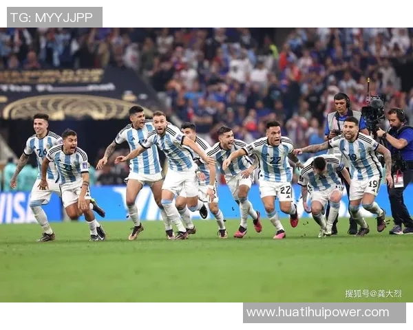 梅西射门击中横梁后麦卡利斯特破门助阿根廷领先1-0